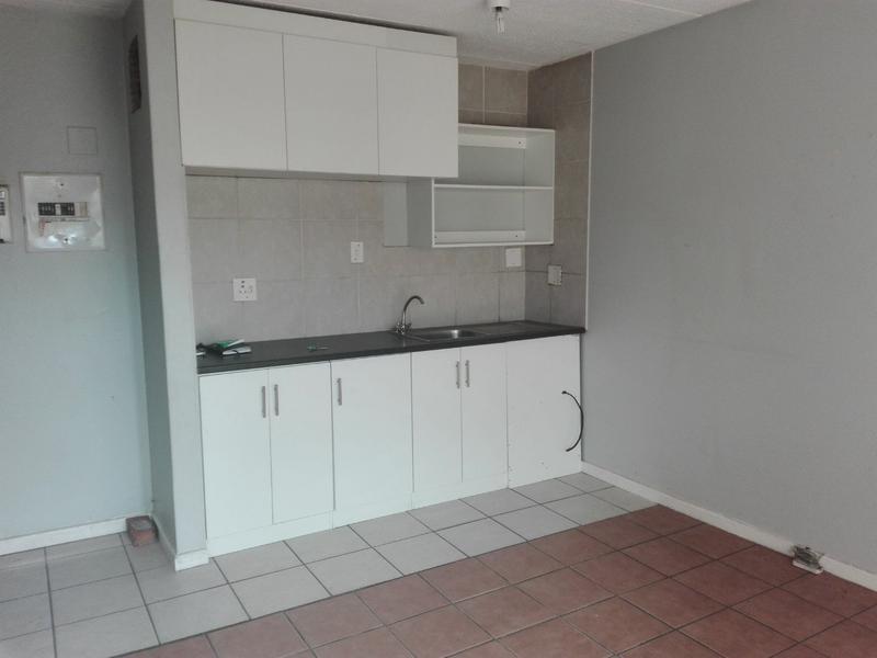 To Let 1 Bedroom Property for Rent in Guldenland Western Cape